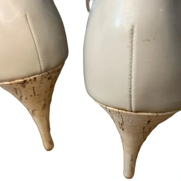 White House Black Market Bone Colored Strappy Sandals w/ Corkscrew Heel Detail. - Picture 6 of 6